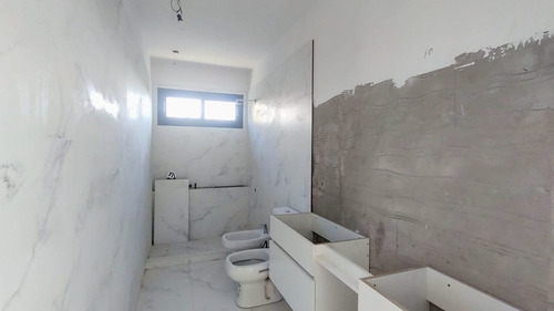 Imagen 9 de 11 de Casa En Venta En El Canton Islas