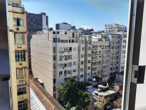 Imagem 10 de 30 de Apartamento Todo Reformado Com: Dois Quartos, Sala Um Banheiro Social E Dependência. - Ap5595