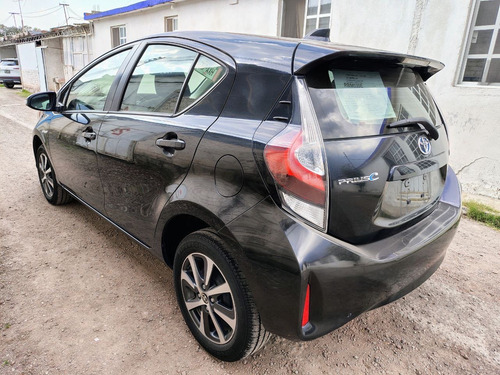 Toyota Prius 1.8 Base Cvt