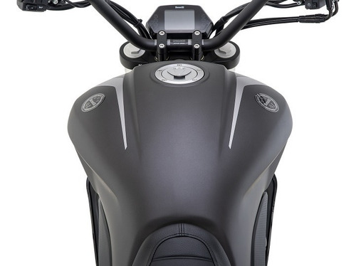Imagen 3 de 11 de Benelli 502c 2022