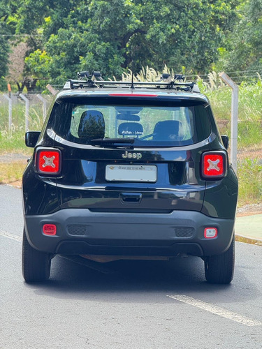Jeep Renegade 1.8 Flex Aut. 5p