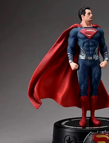 Figura Superman Heny Cavill Con Base Luminosa Dc Definida