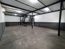 Comprar Gabi De Rentahouse Alquila Excelente Oportunidad De Local Comercial Cerca Del Termina Zona Centro De Barquisimeto Codigo 24-24316, Zona De Ubicacion Estrategica De Alto Trafico Y En Muy Buen Estado.