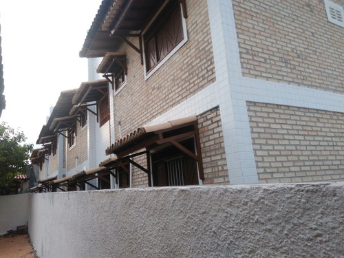 Terreno De 2.260m² Com 1 Casa E 8 Apartamentos Em Buzios