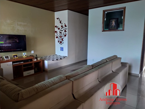 Casa À Venda No Bairro Jardim Garcez - Taubaté/sp - 873