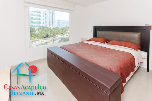 Cad Lobayan 303. Terraza Con Vista Parcial Al Mar