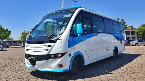 Imagen 2 de 8 de Minibus Iveco 5912 2015 Lucero 24+1 Ideal Motorhome