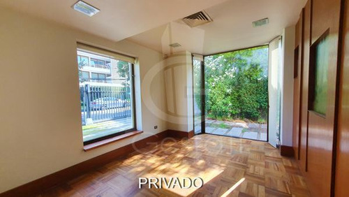 Oficina En Venta En Providencia, 25 Privados-7 Baños-10 Est.