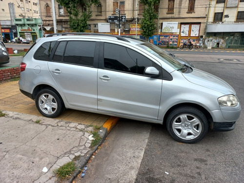 Imagen 2 de 10 de Vw Suran Comfortline 2010
