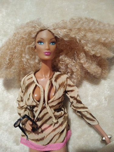 Barbie Top Model Afroamericana Integrity Toys