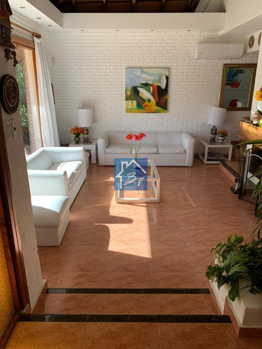 Casa En Venta, Pinares, Punta Del Este- Ref: 736
