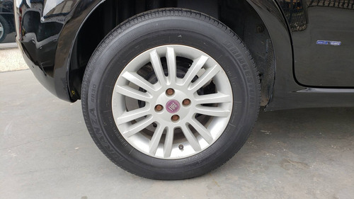 Fiat Punto 1.4 Attractive 8v Flex 4p Manual