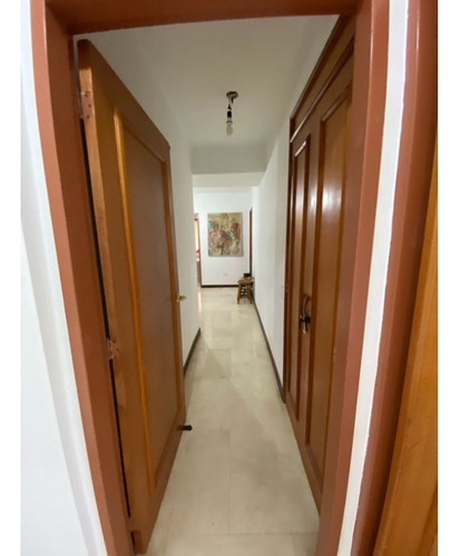 Se Alquila Apto 130m2 3h+s/3b+s/2p Las Mesetas