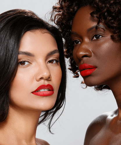 Lápiz labial líquido Mari Maria Makeup Holiday Angel, 4 ml, acabado satinado, color rojo