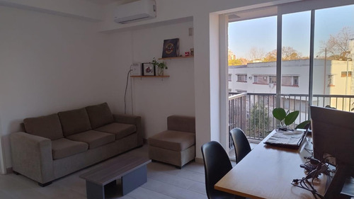 Departamento En Venta De 2 Ambientes En Olivos Con Cochera Y Balcón