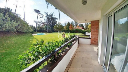 Amplio Depto, Con El Estilo De Una Casa Pero La Seguridad De Un Edificio!- Ref: 1468