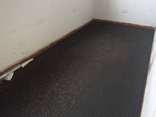 Imagem 5 de 16 de Cinco Salas Comercial Proxima Ao Centro De Sao Vicente, Com +/- 100 M2 Em Avenida Movimentada Com Escolas Padaria Farmacia Feira Livre E Ponto De Onibus E Lotacao Tudo Por Perto Venha Conferir - Hm18