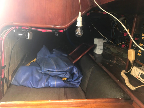 Velero Blacks 30 Farymann Diesel 24 Hp