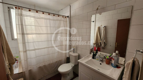 Casa En Venta De 5 Dorm. En Macul