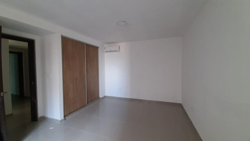 Imagen 7 de 16 de Apartamento En Primera Fila Frente Al Mar.