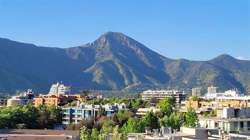 Departamento En Venta De 6 Dorm. En Vitacura