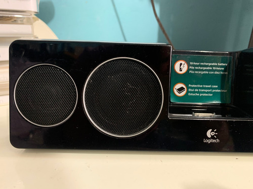 Bocina Logitech Para Ipod Con Dock 30 Pines Negro (Usado)