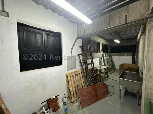 Km Comercial En Alquiler En El Hatillo, Distrito Metropolitano