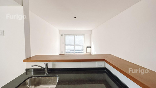 Venta. Departamento Monoambiente Con Balcón. A Metros De Bv. Oroño