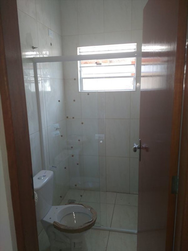 Imagem 7 de 9 de Casa Com Churrasqueira Coberta A Venda Em Itanhaém.