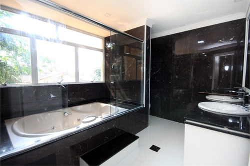 Imagem 25 de 30 de Casa Em Condomínio 3 Suítes Com Jardim E Piscina Na Chácara Monte Alegre. - Reo99648