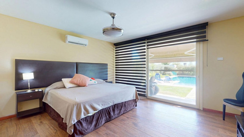 Casa 3 Dormitorios En Venta En Area 60 Con Pileta