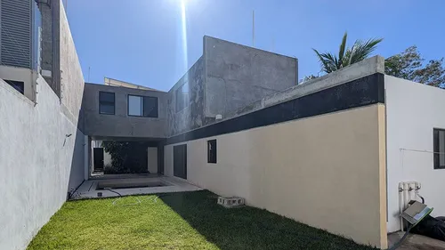 Casa De Estilo Único En Cholul Y Sin Entrar Al Pueblo