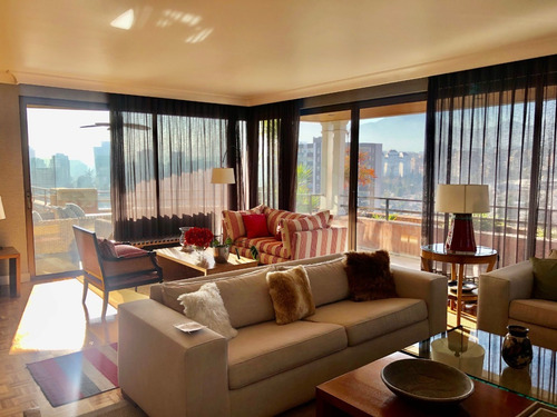 Imagen 3 de 24 de Gran Departamento En Las Condes - Calle Muy Tranquila