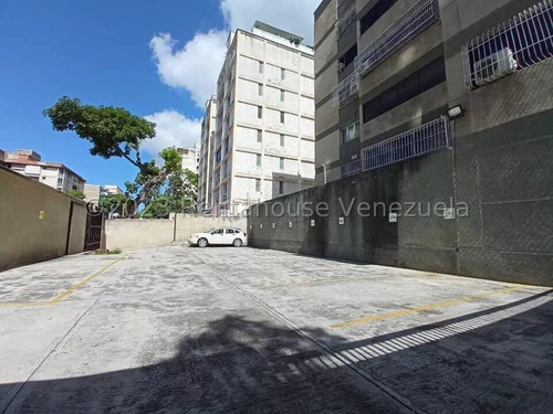 Apartamento Buena Vista En Calle Cerrada En Venta En Chuao Boulevart Con Av El Cafetal Caracas 