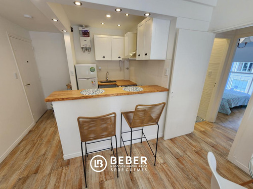 Imagen 11 de 30 de Venta 3 Ambientes Con 2 Balcones Salientesa Metros De Plaza Colon!
