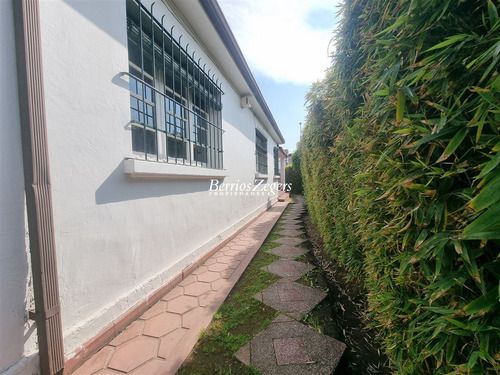 Casa En Venta De 3 Dorm. En Ñuñoa
