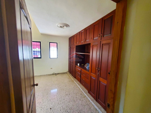 Imagen 4 de 8 de Venta De Casa