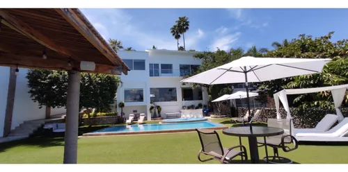 Residencia En Venta A Orilla Del Lago Yutti