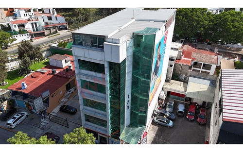 Edificio En Venta En Calzada De Los Jinetes /generando Rentas