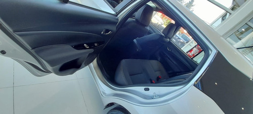 Imagen 6 de 12 de Toyota Yaris 1.5 Xls Pack 5p Cvt 2023