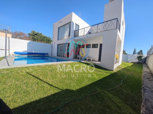 Casa En Renta En Fracc. Pedregal De Oaxtepec Con Alberca