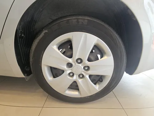 Kia Forte 2.0 L Mt