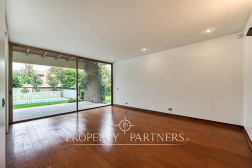 Impecable Casa En Los Bravos Nororiente Con Piscin...