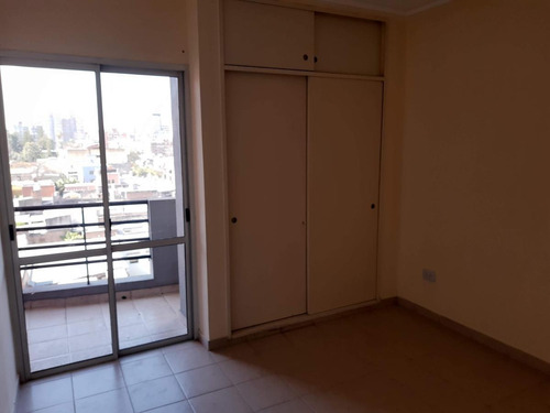 Imagen 4 de 24 de Un Dormitorio Con Doble Balcón