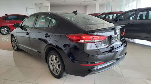 Imagen 14 de 15 de Hyundai Elantra 2018 2.0 Gls Premium At