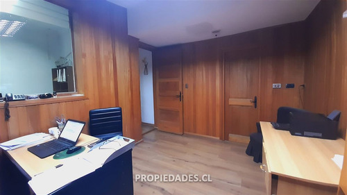 Local Comercial En Venta En Ñuñoa / Emilio Vaisse