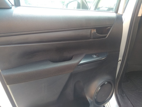 Imagen 6 de 15 de Toyota Hilux 2017 D/cabina Mid 4x2 Motor 2.7