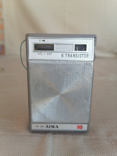 Radio Portátil De Transistores Antiguo Am Aiwa Ar-666