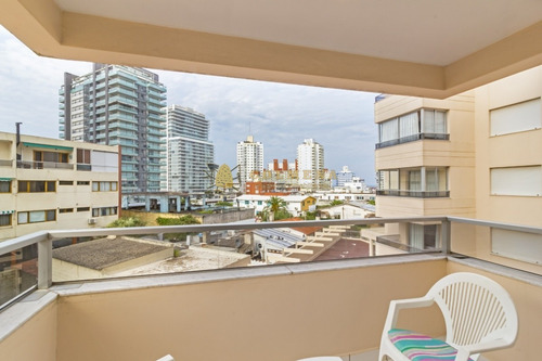Apartamento En Venta A Pasos De La Playa - Ref: 4082
