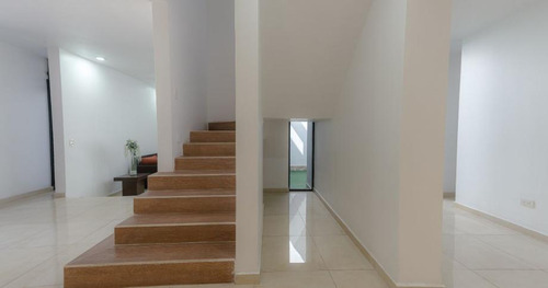 Exclusiva Residencia En Condominio Cerrada De La Fe, Aguascalientes